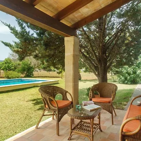 3 Bedrooms With Pool Near By Renthousing Holiday home