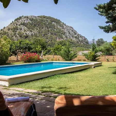 3 Bedrooms With Pool Near By Renthousing Holiday home *