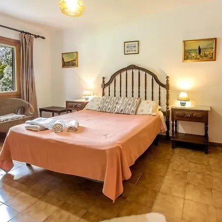 Holiday home 3 Bedrooms With Pool Near By Renthousing