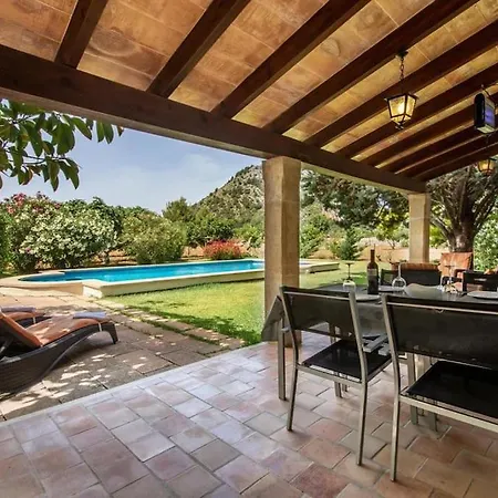 Holiday home 3 Bedrooms With Pool Near By Renthousing